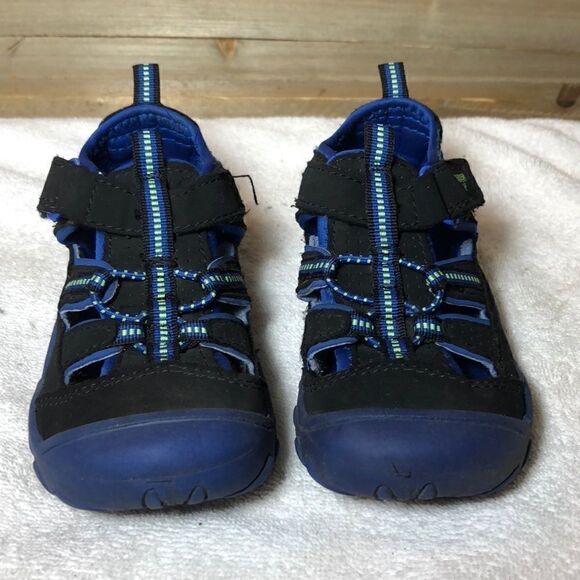 OshKosh Bgosh No tie Water shoes - Picture 4 of 16